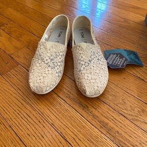 Lace toms